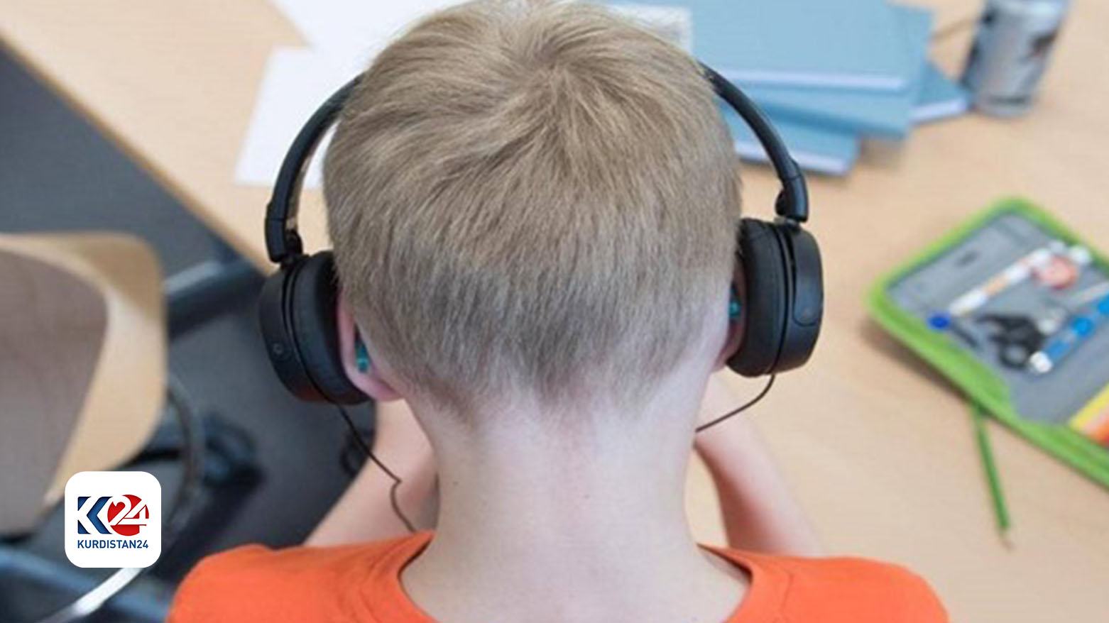 الأطفال الأكثر تأثراً بأضرار سماعات الأذن